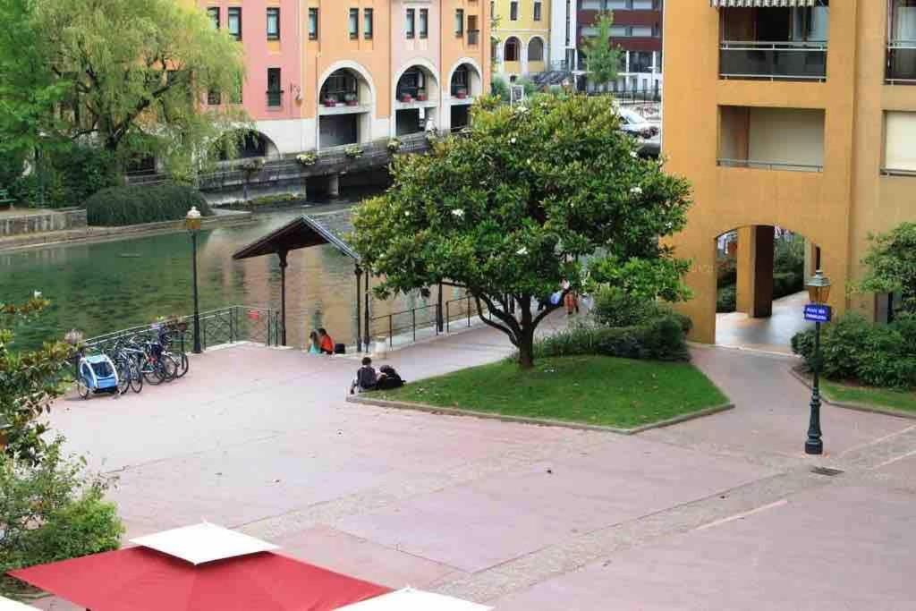Reve De Jade Devant Le Canal Annecy Zewnętrze zdjęcie